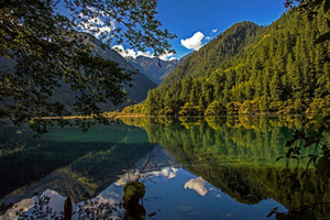 Mar de Espejo del Valle Jiuzhaigou