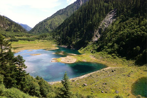Lago Colorido de la Valle de Zechawa
