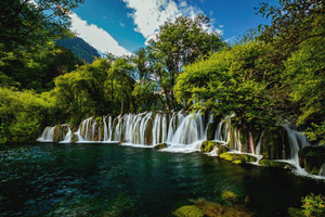 Cascada del Mar de Panda del Valle de Rize