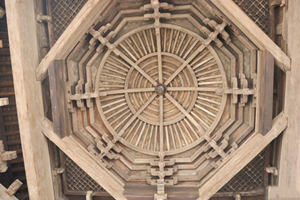 Soffitto a cassettoni del Tempio Huayan