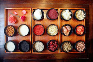 Ingredienti del porridge di Laba nelle aere meridionale della Cina