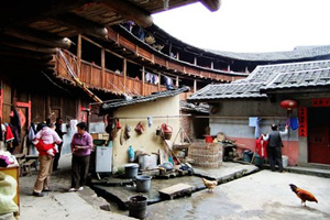 Residenti di Tulou.jpg