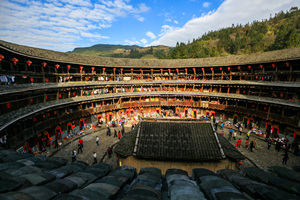 Vite delle residenti di Tulou.jpg