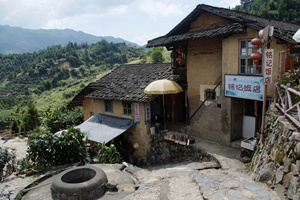 Negozietti di Tianluokeng.jpg