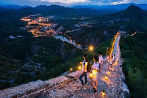 Visitare la Muraglia di notte