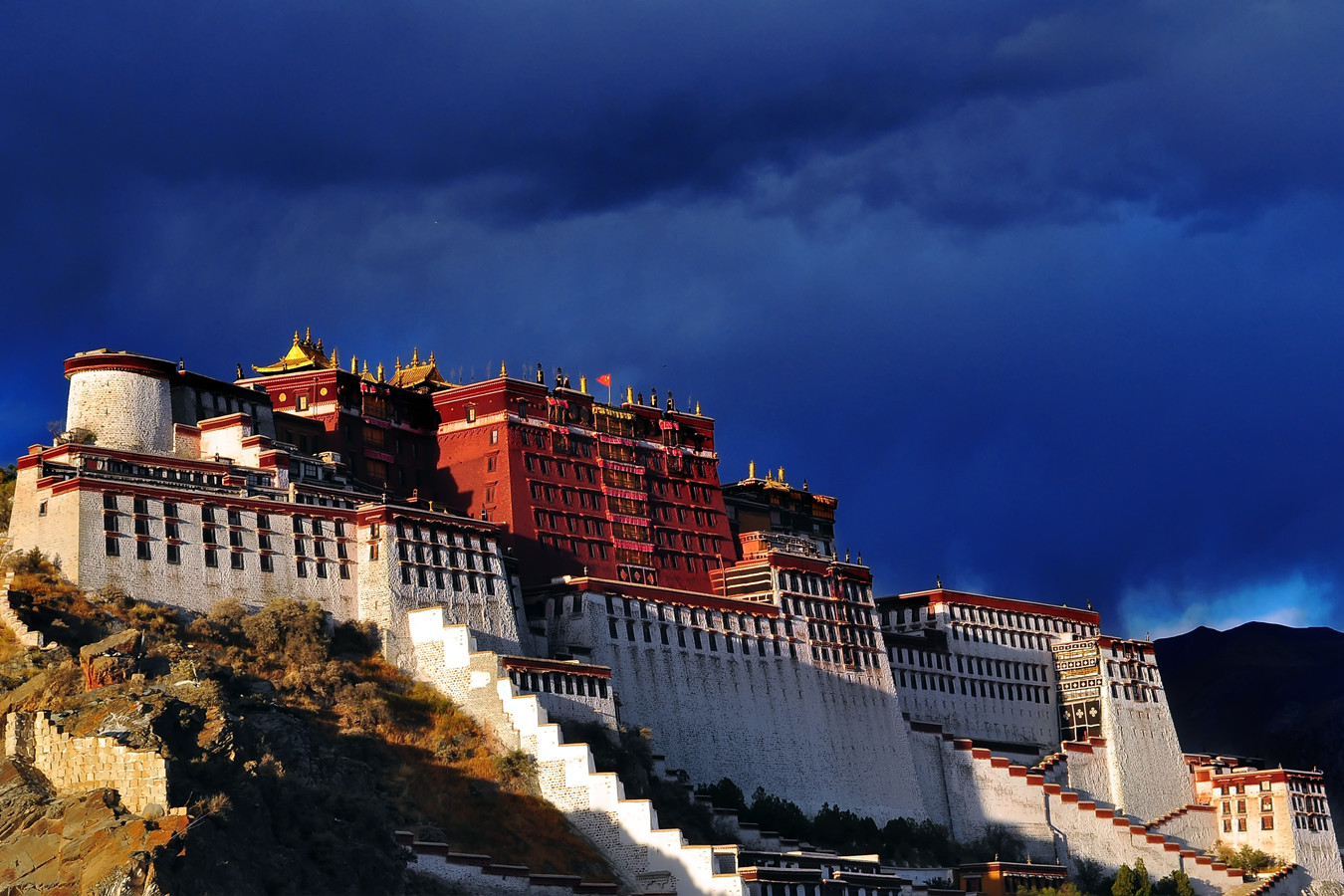 Crociera sul Fiume Yangtze con Visita a Lhasa