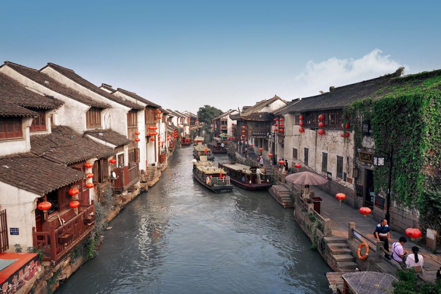Viaggio in Cina in Treno tra le Montagne Gialle e i Giardini Classici